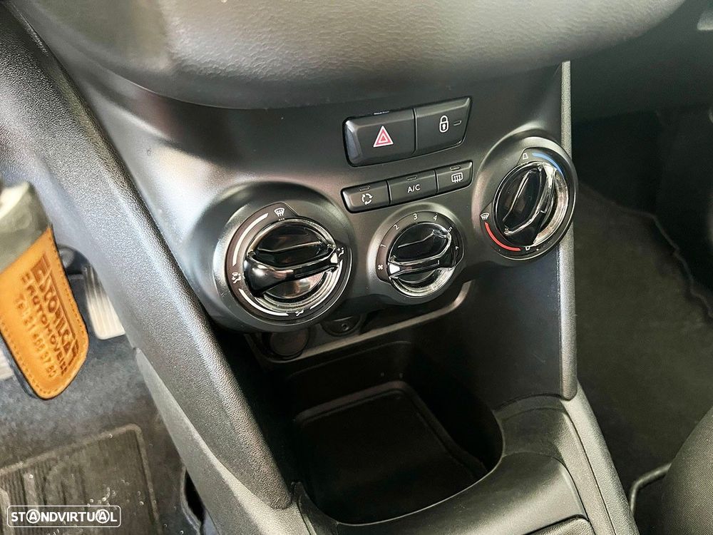 Peugeot 208 - 16