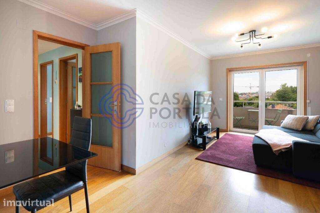 Apartamento T2 c/ suíte, varanda, elevador e garagem no Candal | Vila - Grande imagem: 5/28