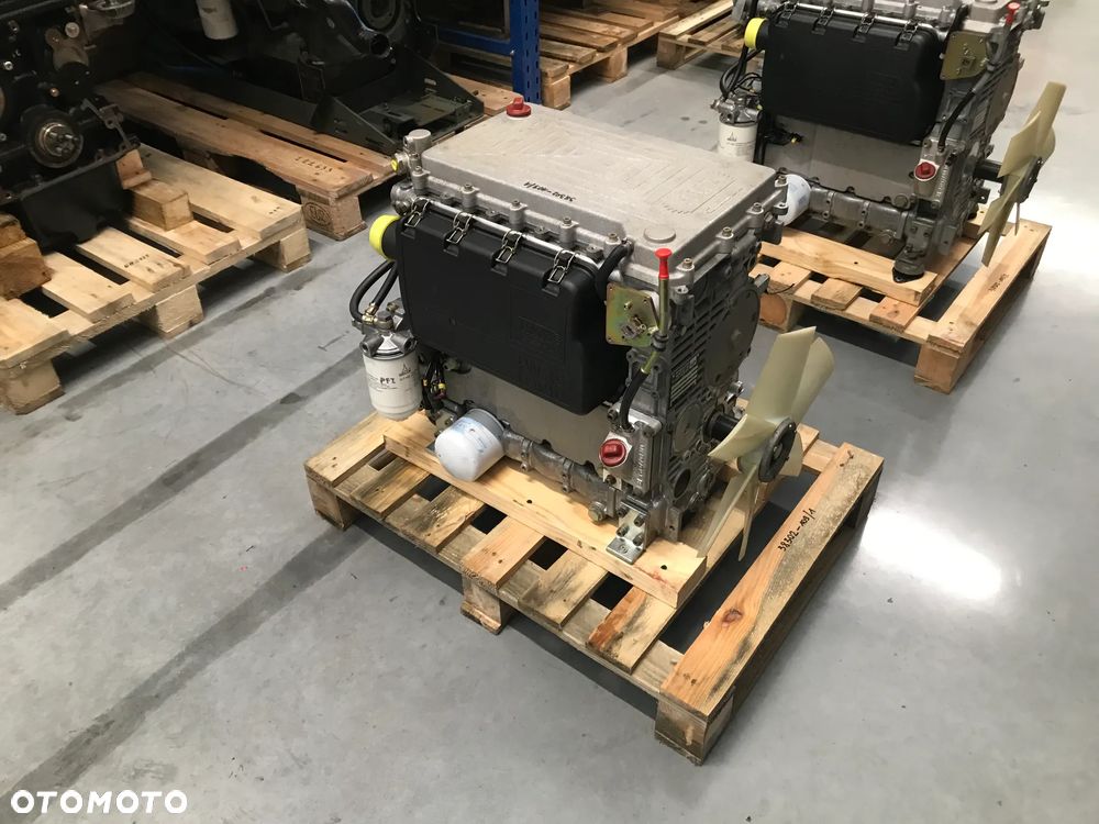 SILNIK HATZ 4W35 19,9 kW 12194netto - 3