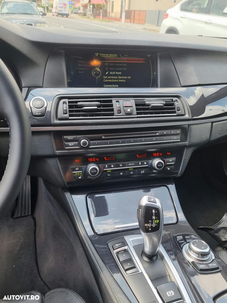 BMW Seria 5 520d Aut. - 12
