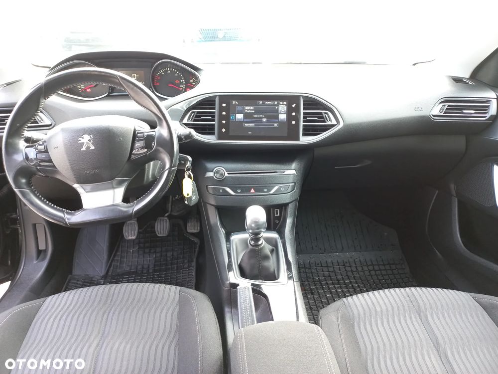 Peugeot 308 1.6 BlueHDi Allure S&S - 9