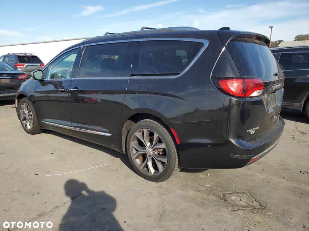 Chrysler Pacifica - 2