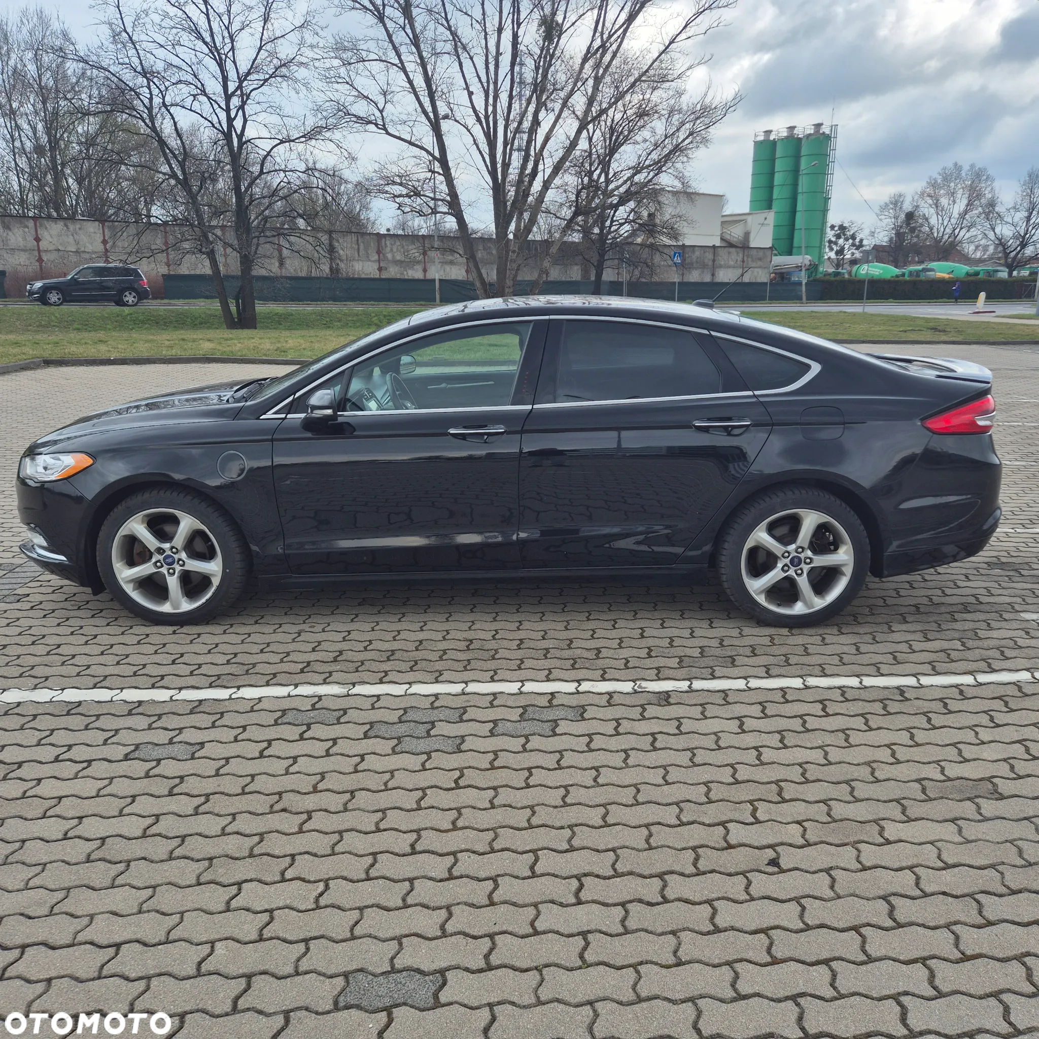 Ford Fusion - 16