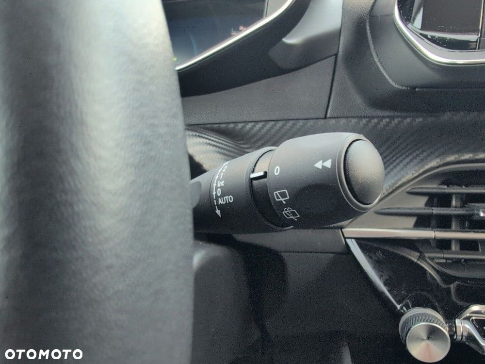 Peugeot 208 - 25
