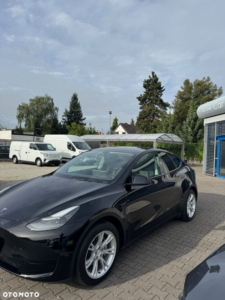 Tesla Model Y Long Range RWD - 4