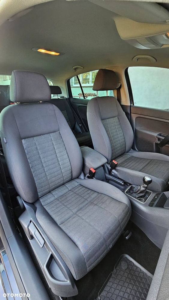 Volkswagen Golf Plus - 10