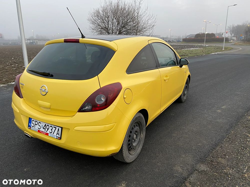 Opel Corsa 1.4 16V Color Edition - 4