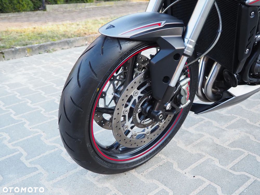 Triumph Street Triple - 19