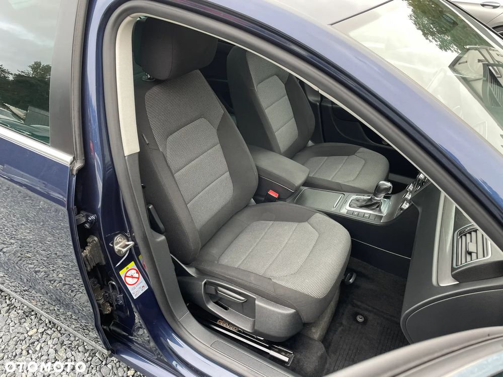 Volkswagen Passat - 24