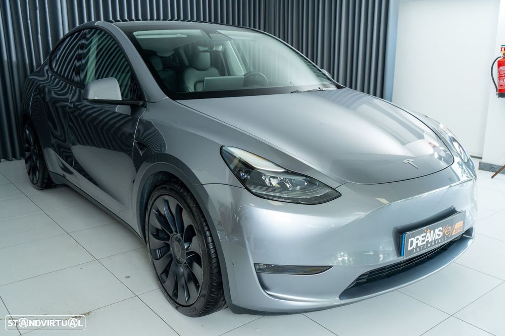 Tesla Model Y Performance Tração Integral - 23