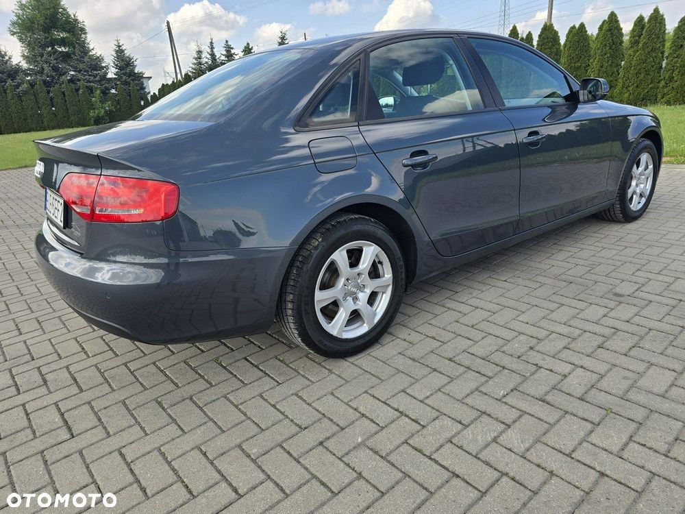 Audi A4 Limousine - 10