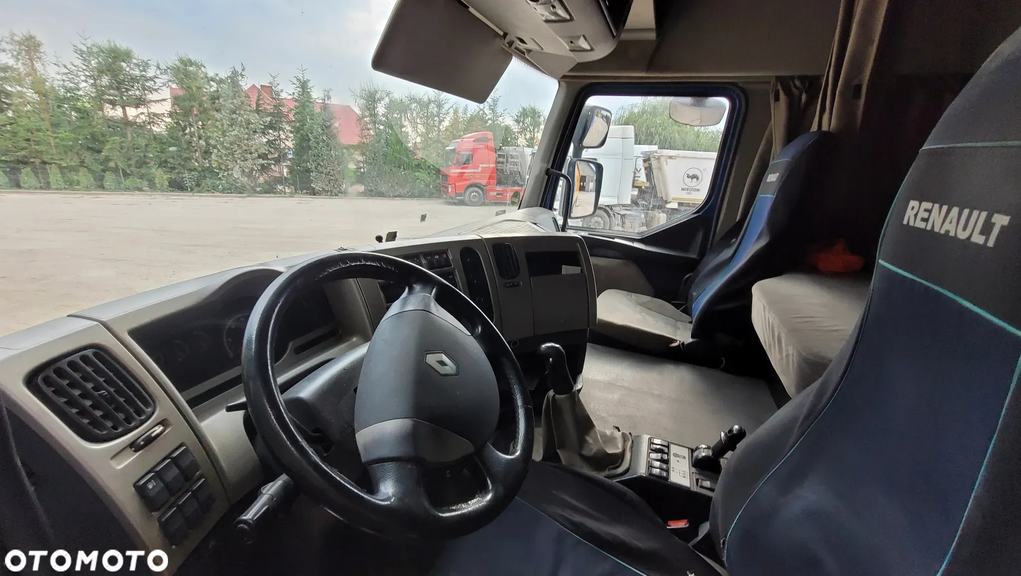 Renault Premium - 7