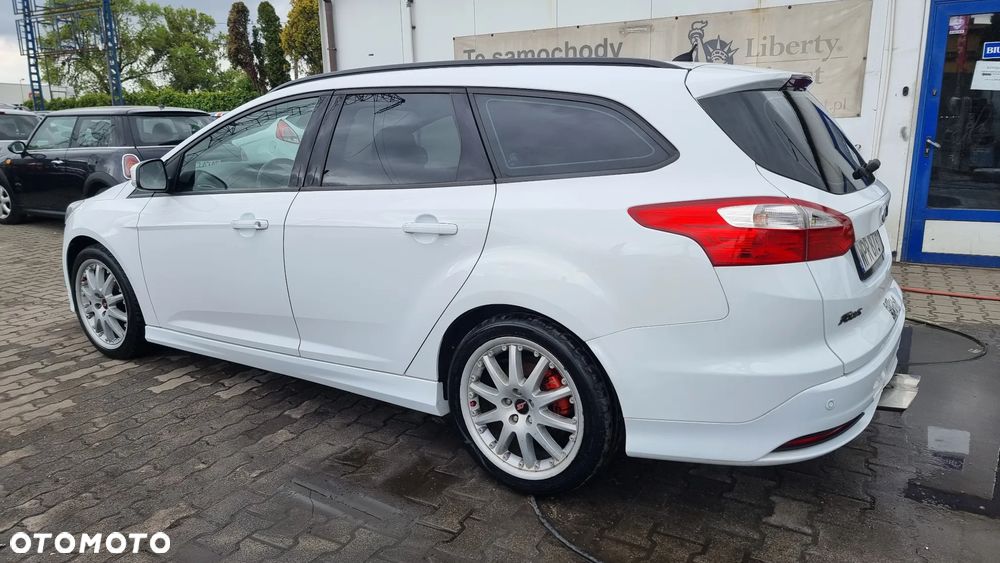 Ford Focus 1.0 EcoBoost Titanium - 24