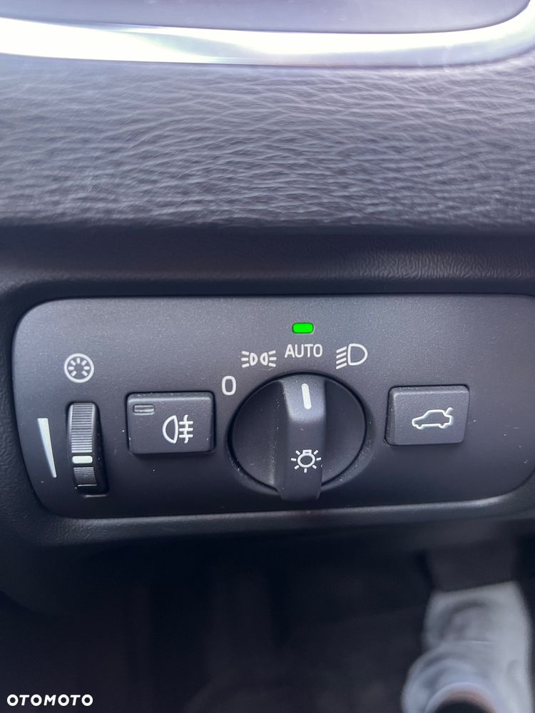 Volvo V40 T3 Drive-E Momentum - 14