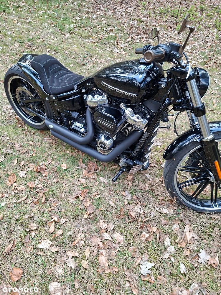 Harley-Davidson Softail Breakout - 7