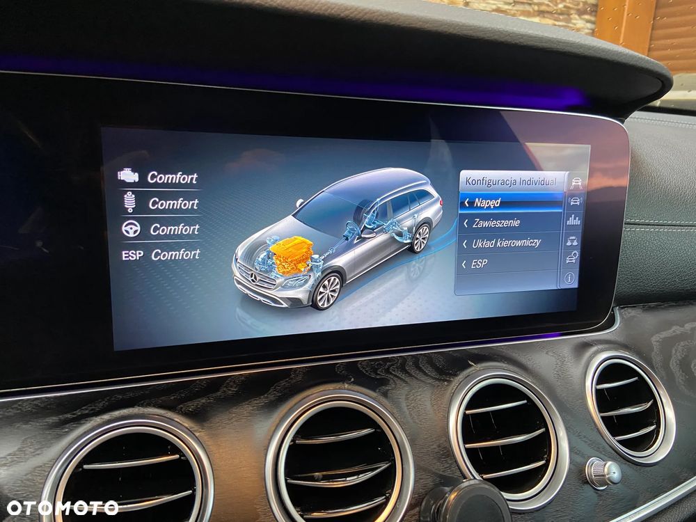 Mercedes-Benz Klasa E 220 d 4-Matic All-Terrain - 32