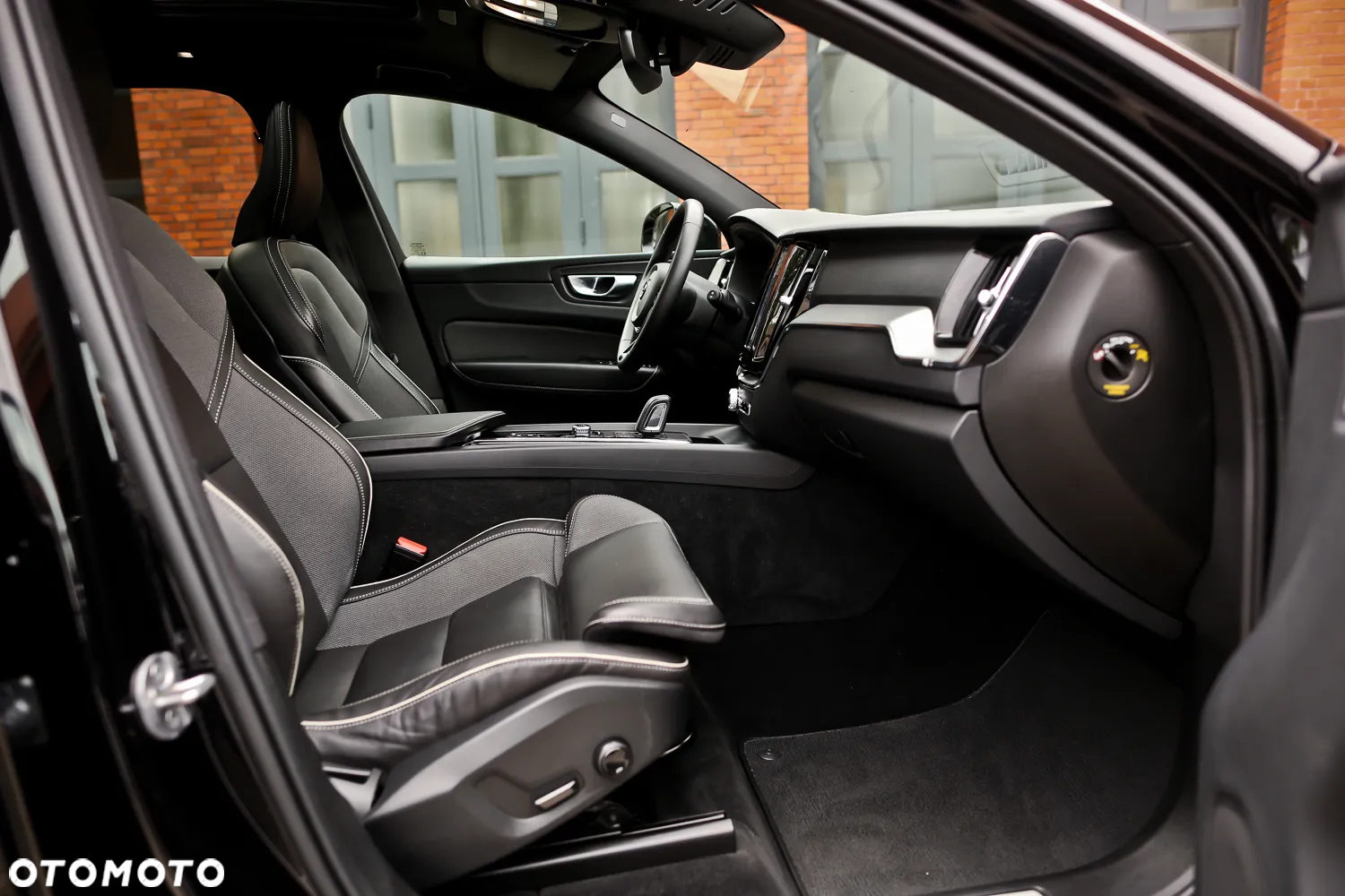 Volvo XC 60 B4 D AWD Geartronic RDesign - 24
