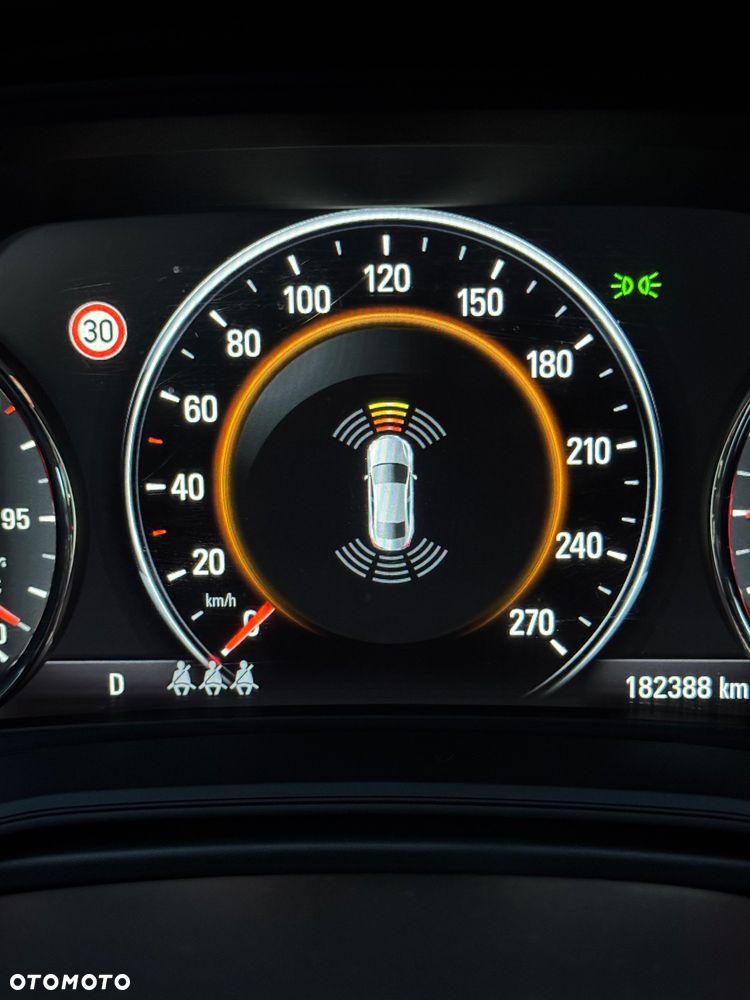 Opel Insignia - 10