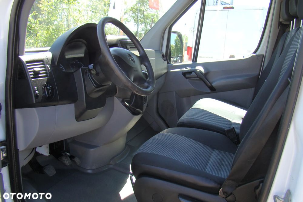 Mercedes-Benz Sprinter - 6