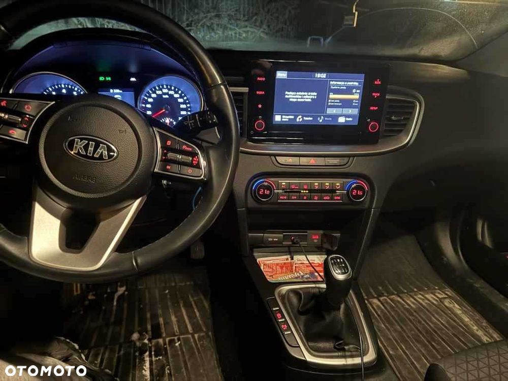 Kia XCeed - 6