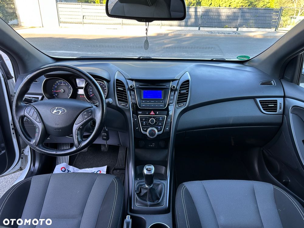 Hyundai i30 blue Kombi 1.6 GDi Passion - 21