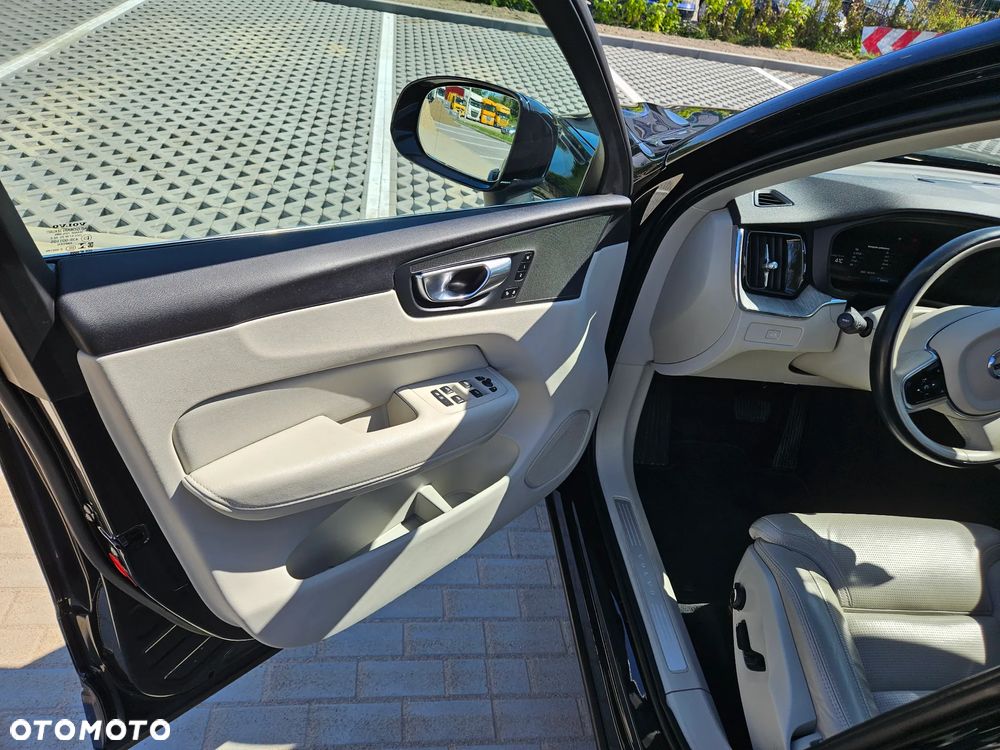 Volvo XC 60 T5 AWD Inscription - 12
