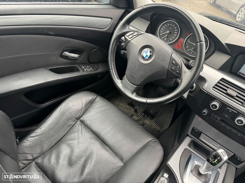 BMW 520 dA Executive - 12