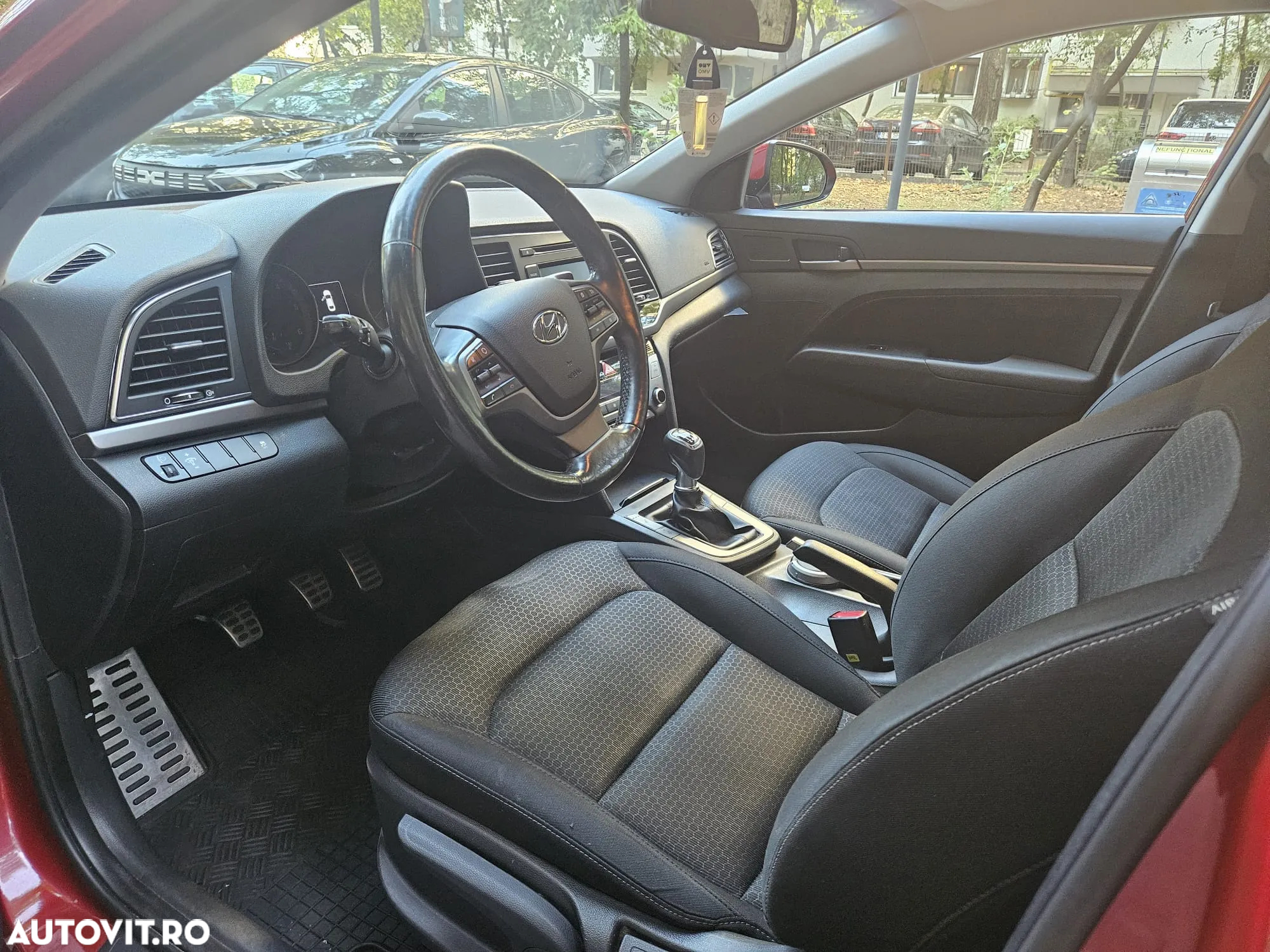 Hyundai Elantra 1.6 CRDI Comfort - 5