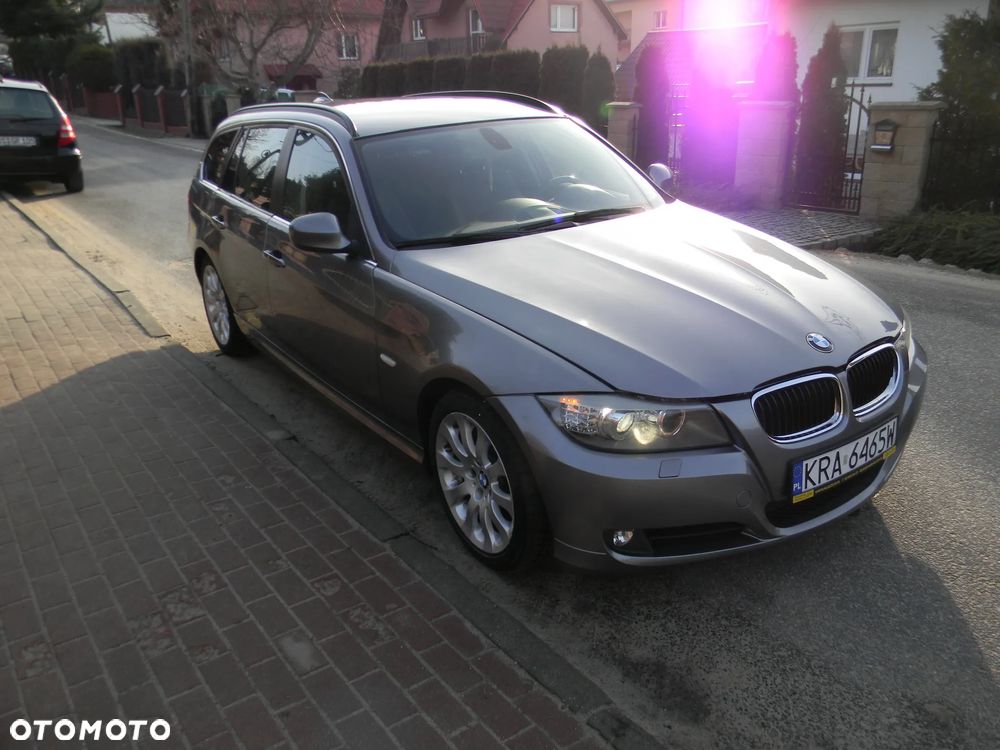 BMW Seria 3 325d DPF Edition Exclusive - 1