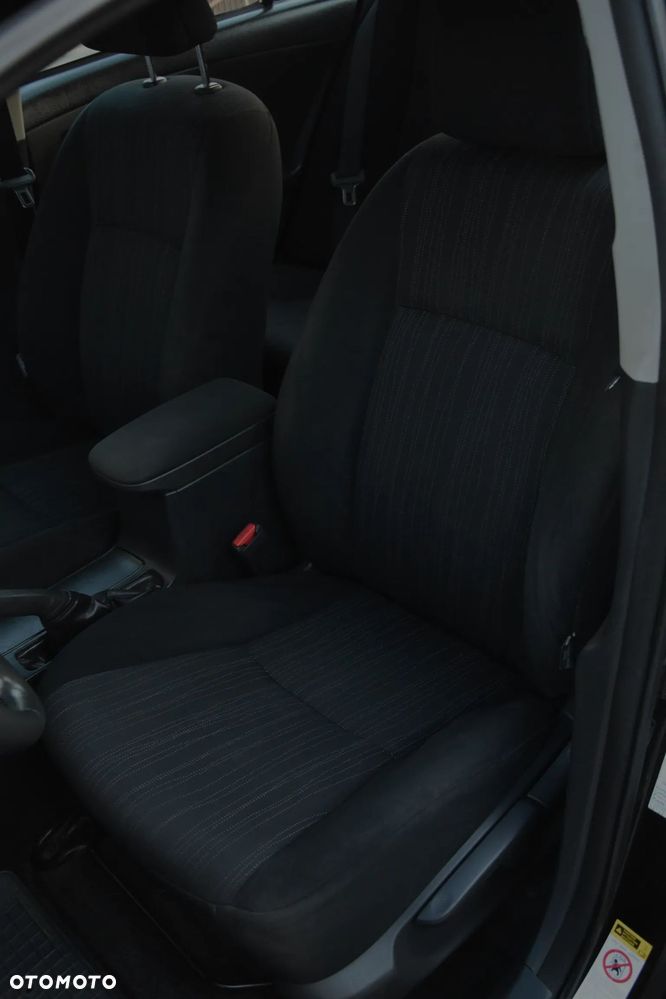 Toyota Corolla 1.6 Luna - 14