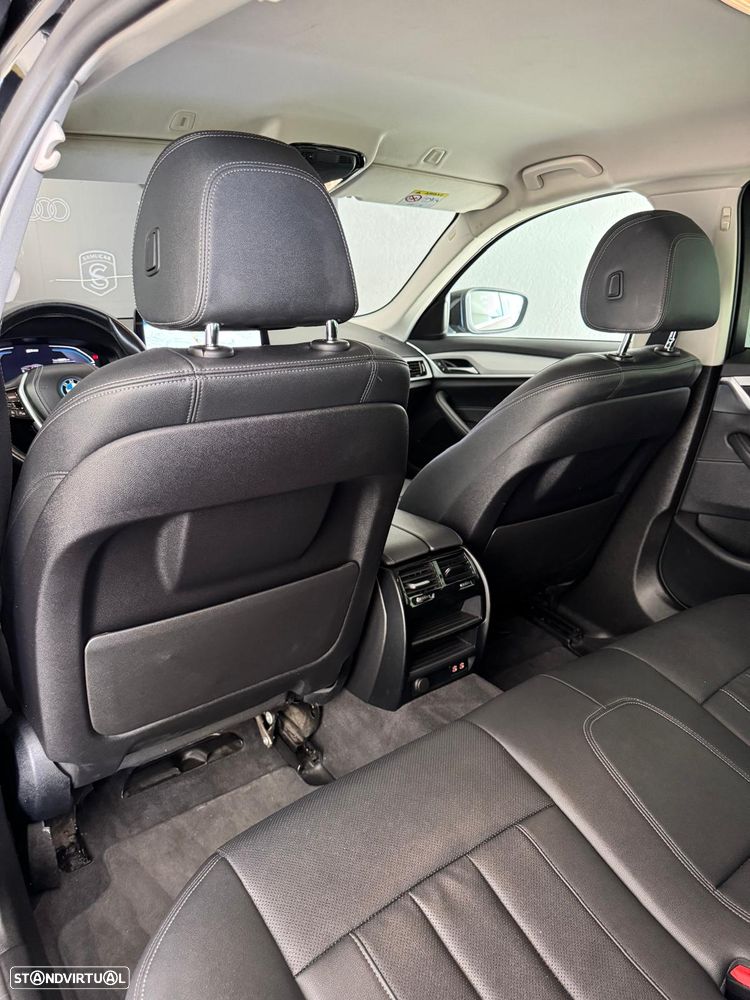 BMW 530 e - 11