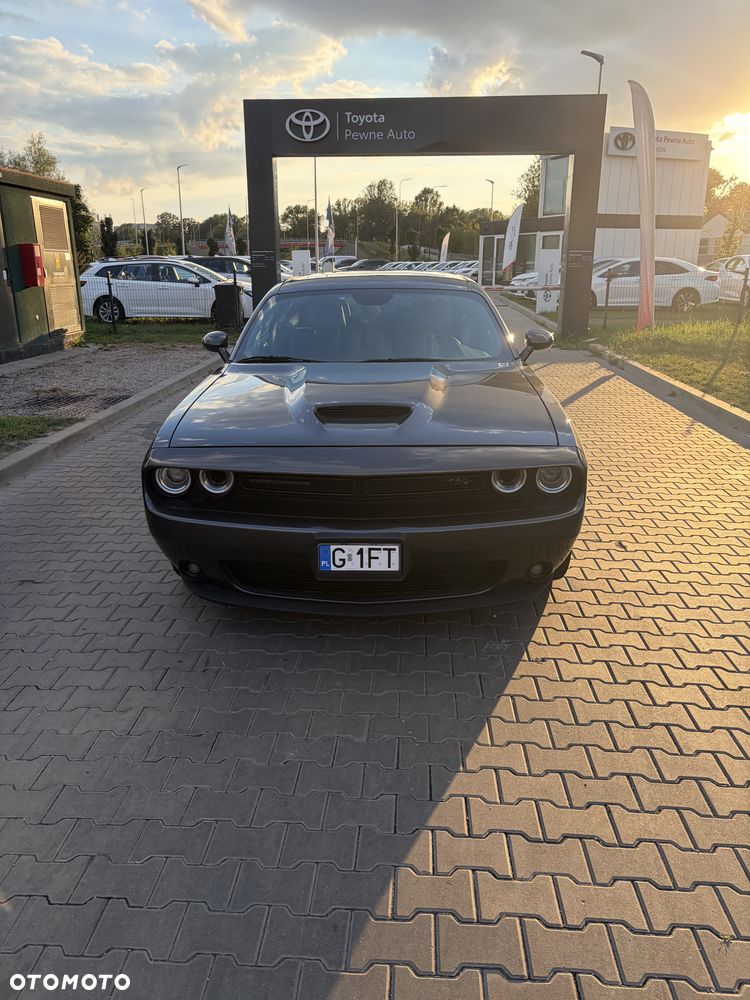 Dodge Challenger - 1