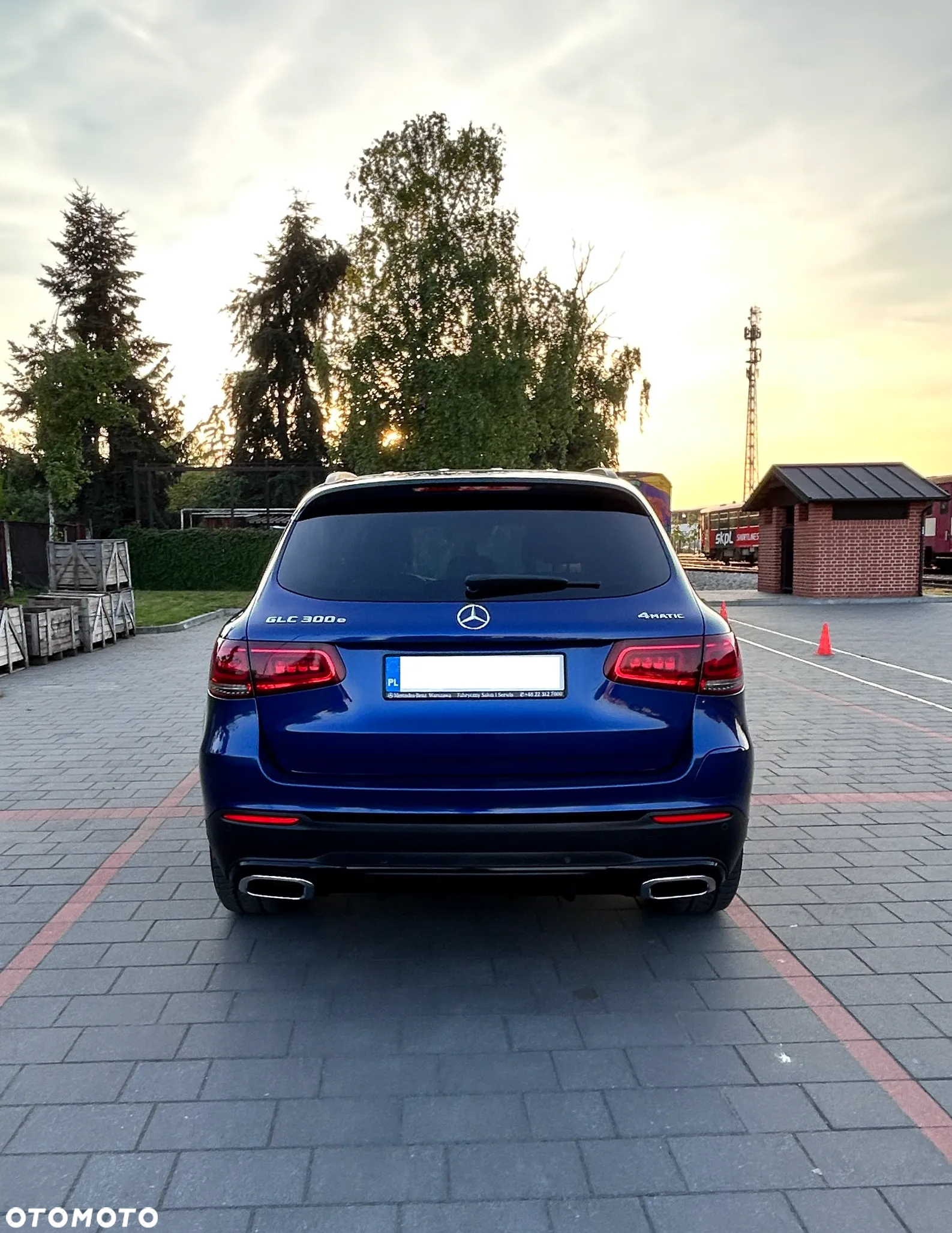 Mercedes-Benz GLC 300 e 4-Matic Business Edition - 3
