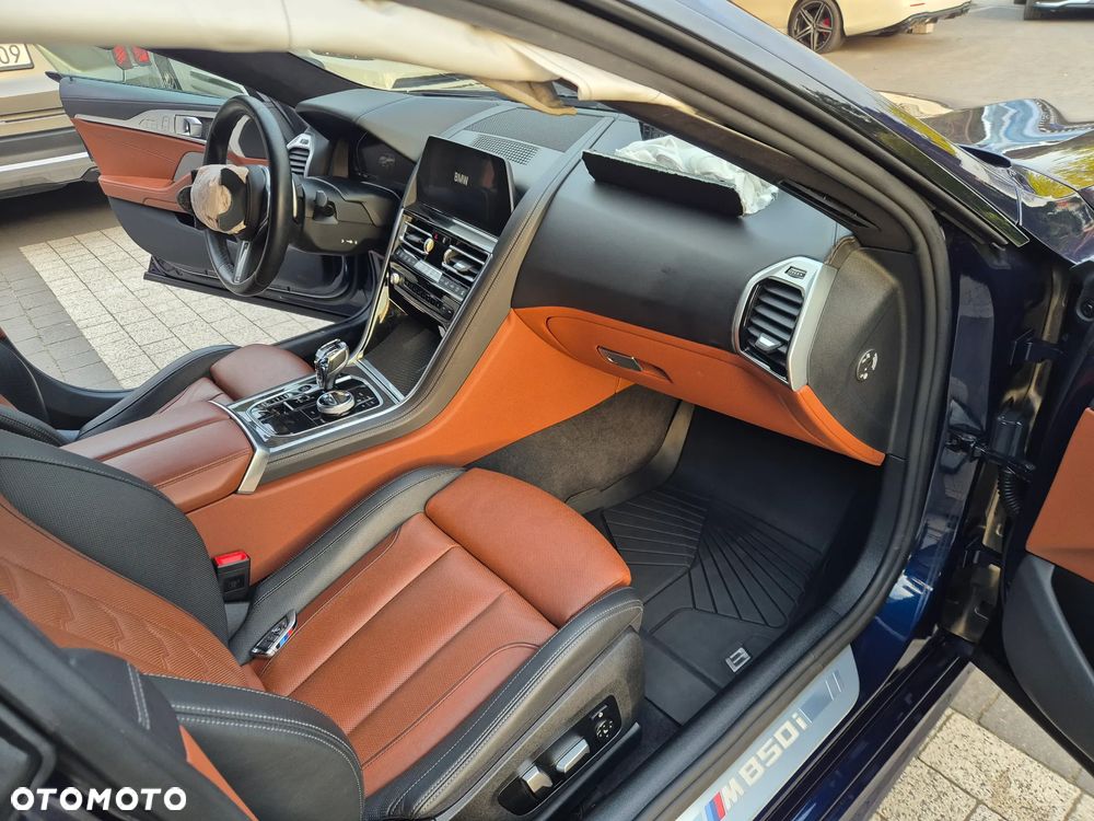 BMW Seria 8 - 24