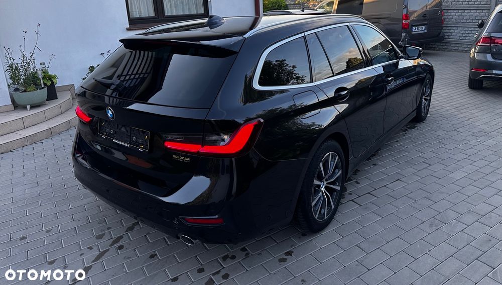 BMW Seria 3 318d MHEV Sport Line - 16