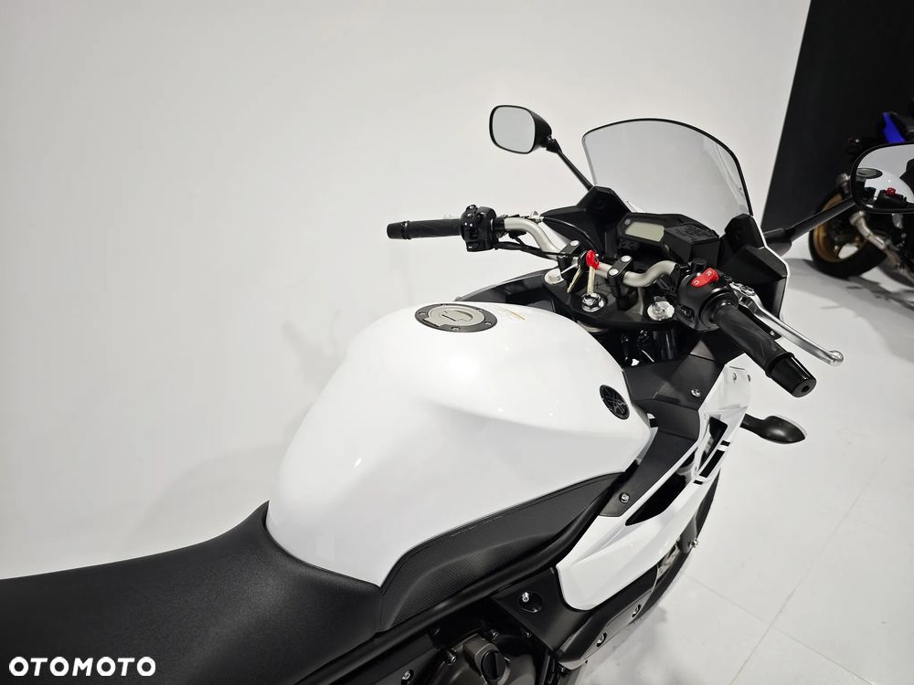 Yamaha XJ - 9