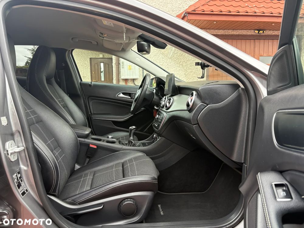 Mercedes-Benz GLA 200 Style - 10
