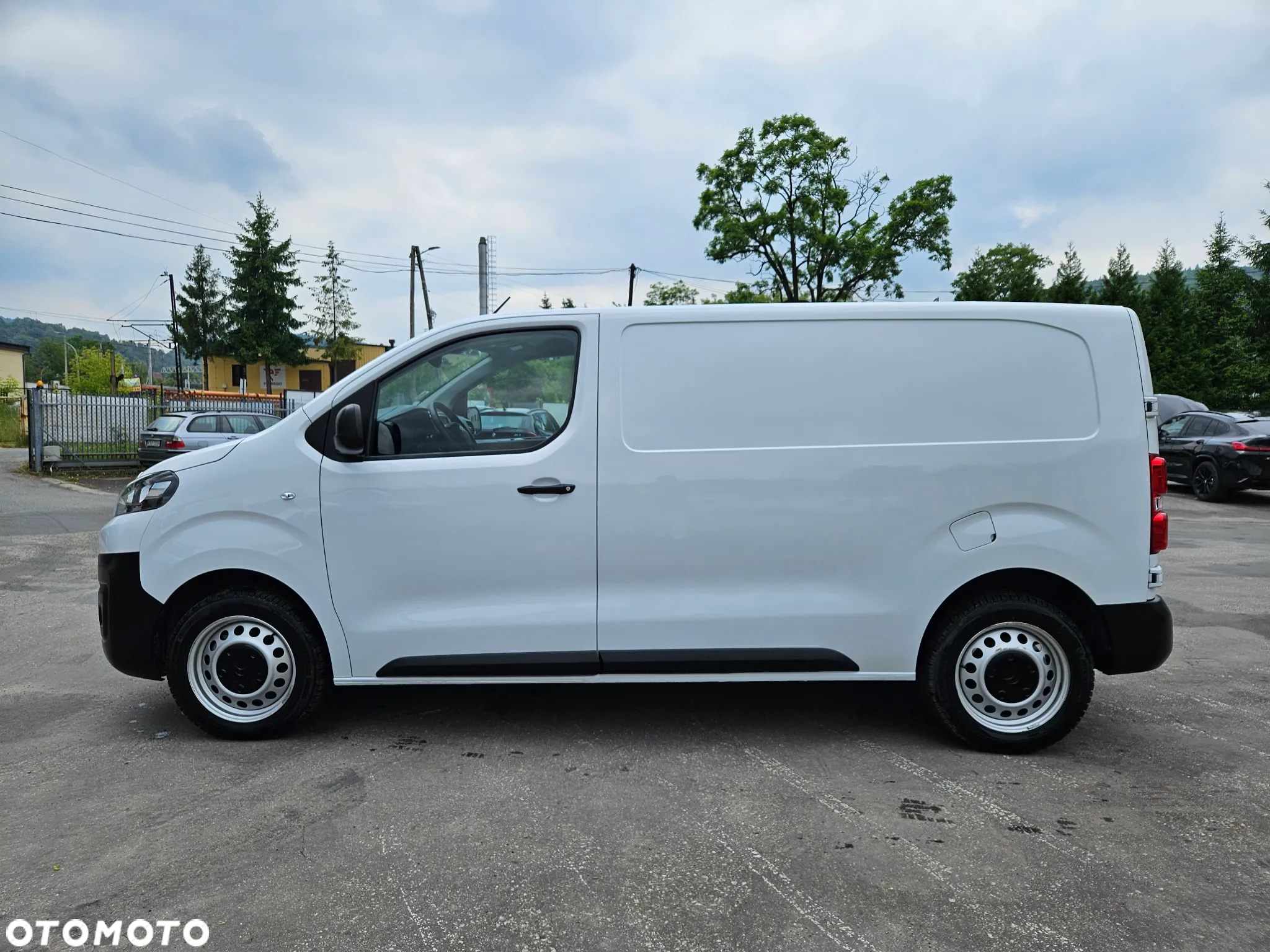 Citroën Jumpy rej 02.2024 przebieg 10500 klima tempomat grip control hak 3osobowy - 4