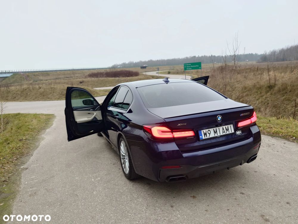 BMW Seria 5 M550i xDrive - 9