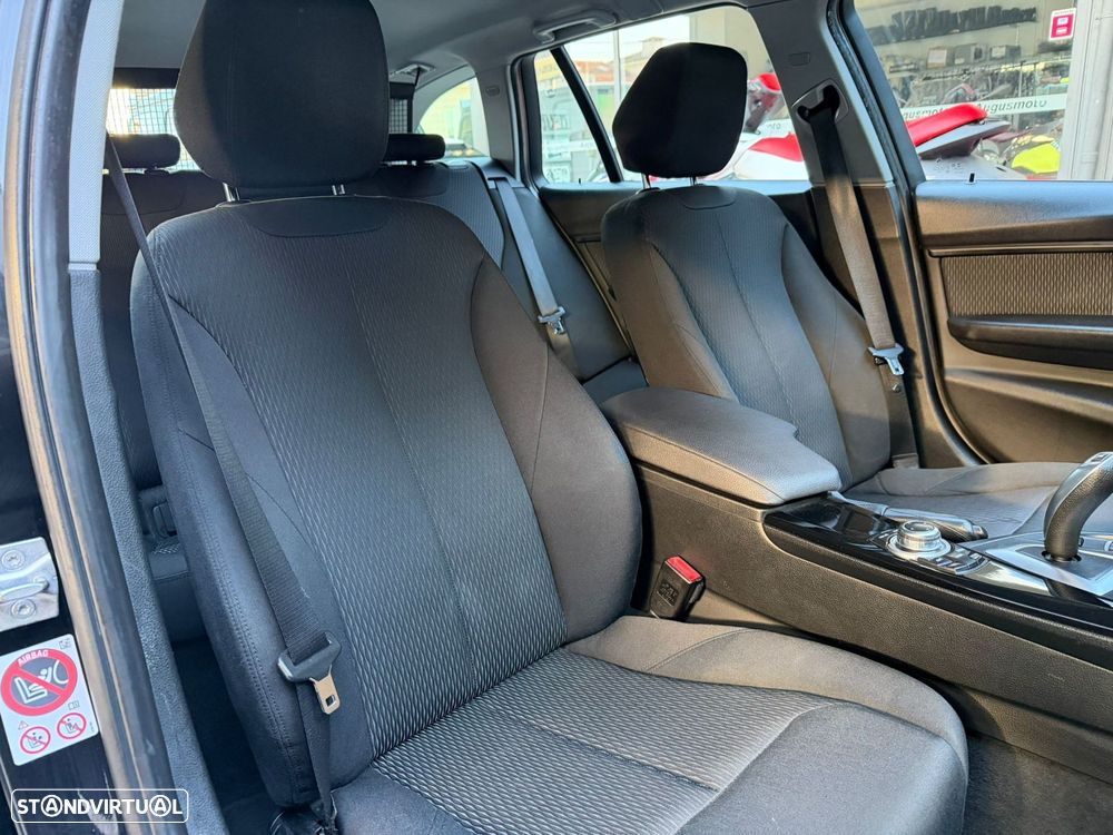 BMW 320 d Aut. Sport Line - 15