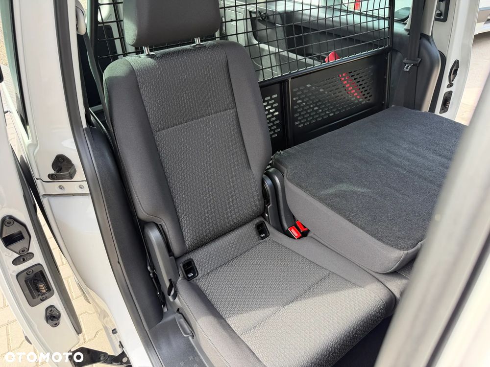 Volkswagen CADDY MAXI ORYGINAŁ KOMBI VAN MINIBUS 5 Osobowy 2x Boczne drzwi + tylne 2 skrzydłowe, Mocny 2.0TDI DFSD Euro6, Alarm, Czujniki cofania, Servotronic, Awaryjne ham.. ANB, Spec. wyciszenie, Bezwypadkowy pełen serwis ZADBANY ! Podwójne resory tylnej osi - WZMOCNIONE ZAWIESZENIE KOŁA 16' ! MODEL 2020 - 27