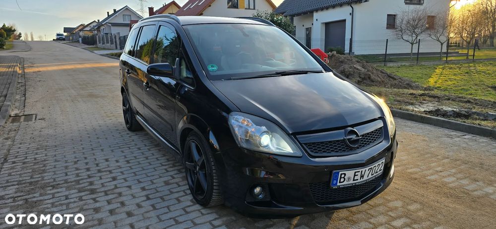 Opel Zafira 2.0 T OPC - 3