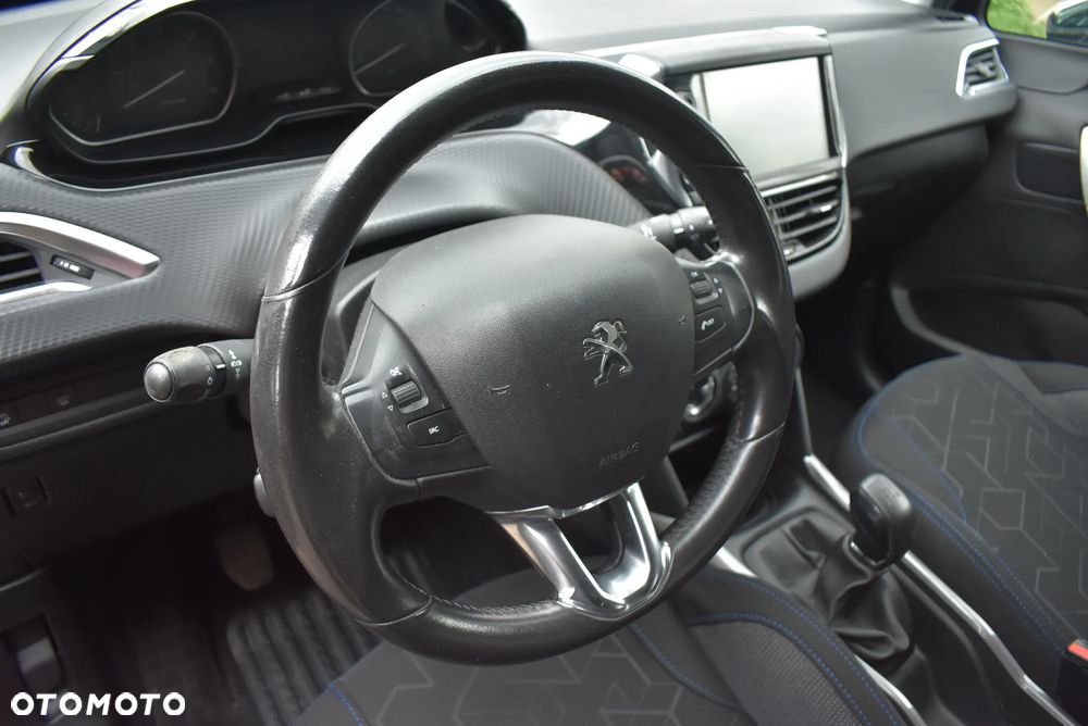 Peugeot 2008 1.6 BlueHDi Style - 11