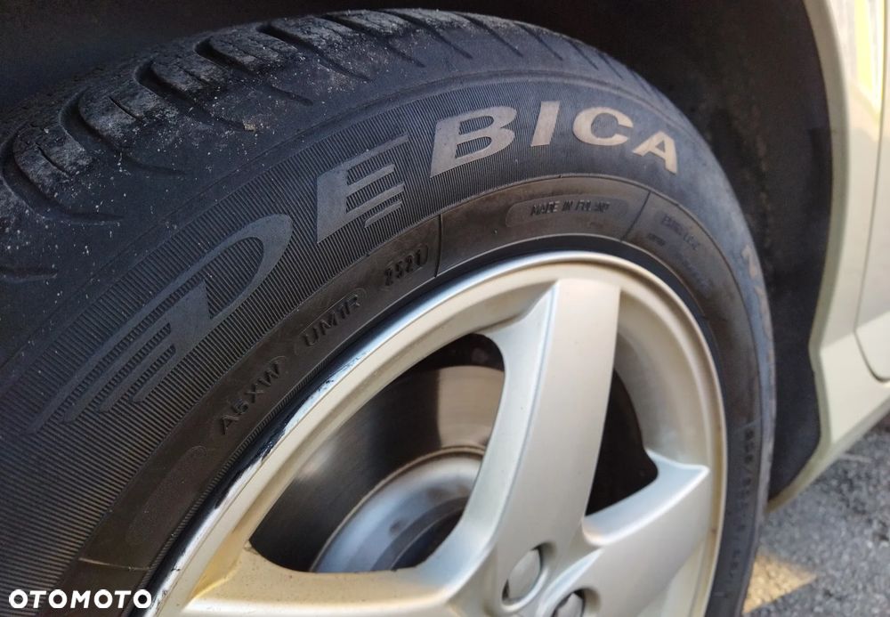 Peugeot 407 2.0 Premium - 12