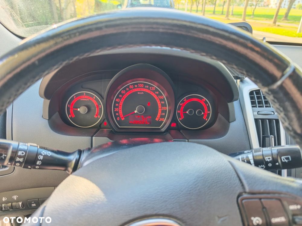 Kia Ceed - 11