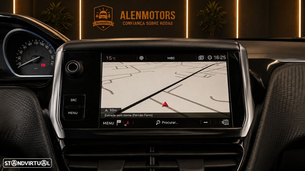 Peugeot 2008 1.2 PureTech Allure EAT6 - 19