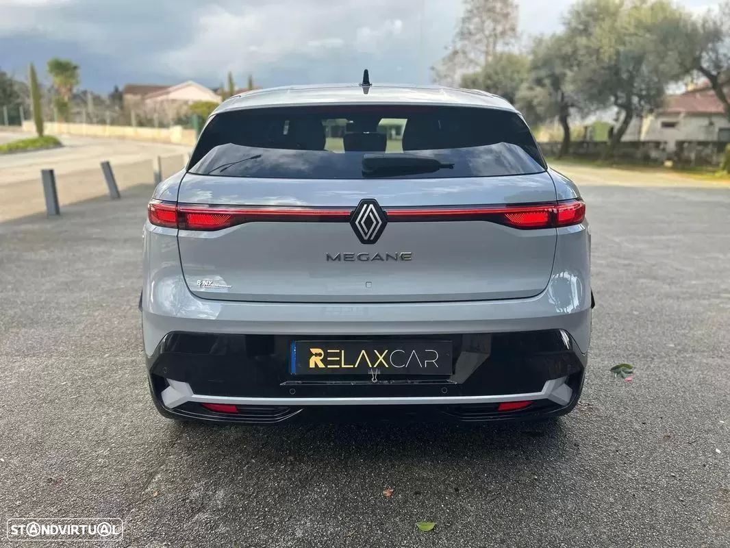 Renault Mégane E-Tech - 12