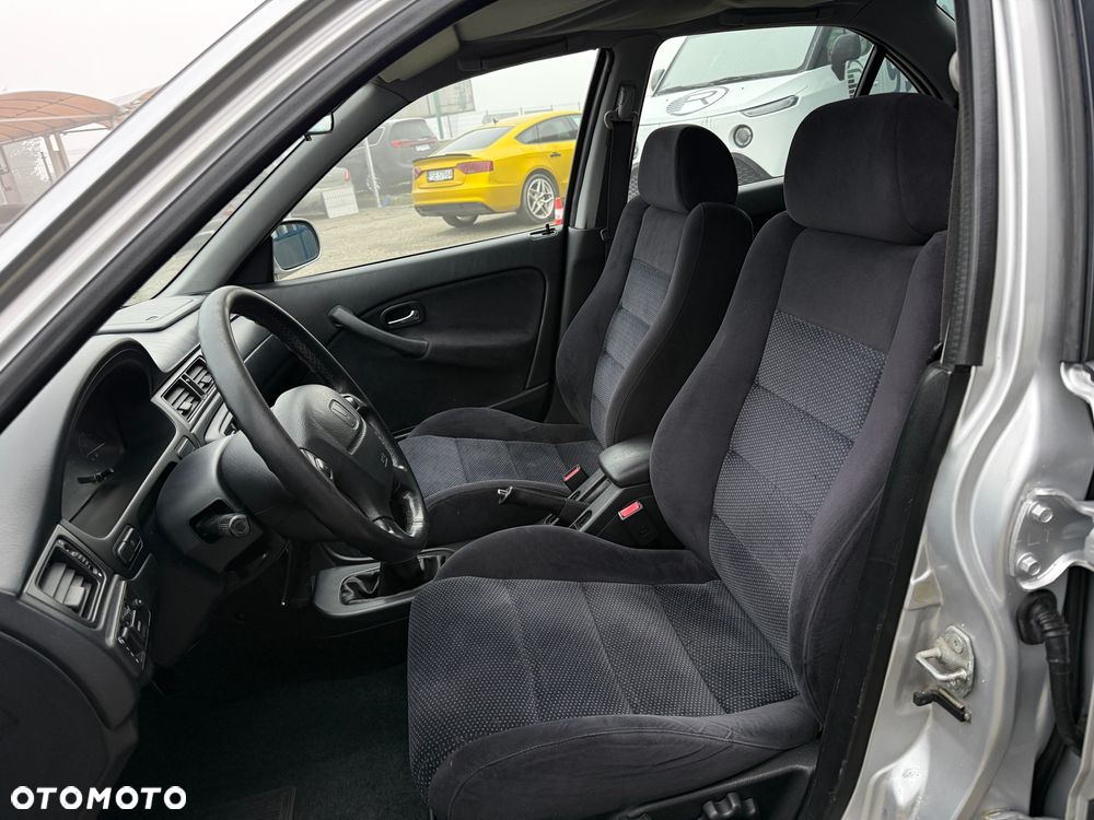 Honda Civic 1.4i - 12