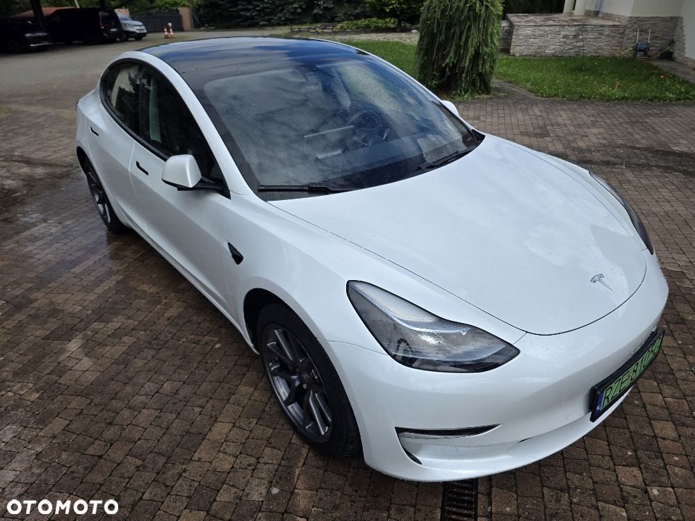 Tesla Model 3 - 8