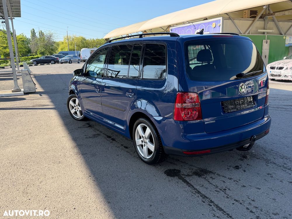 Volkswagen Touran 1.9 TDI DPF Blue Motion Highline - 3